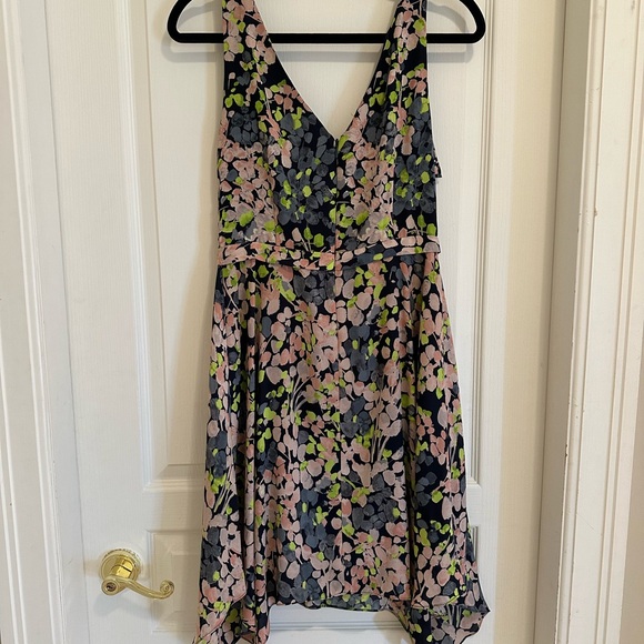 BCBG flowy sleeveless dress. Size 4. - Picture 5 of 5